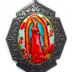 GASOLINE GLAMOUR ROSE GUADALUPE CAMEO NECKLACE